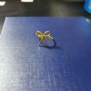 Elegant Gold Bow Ring